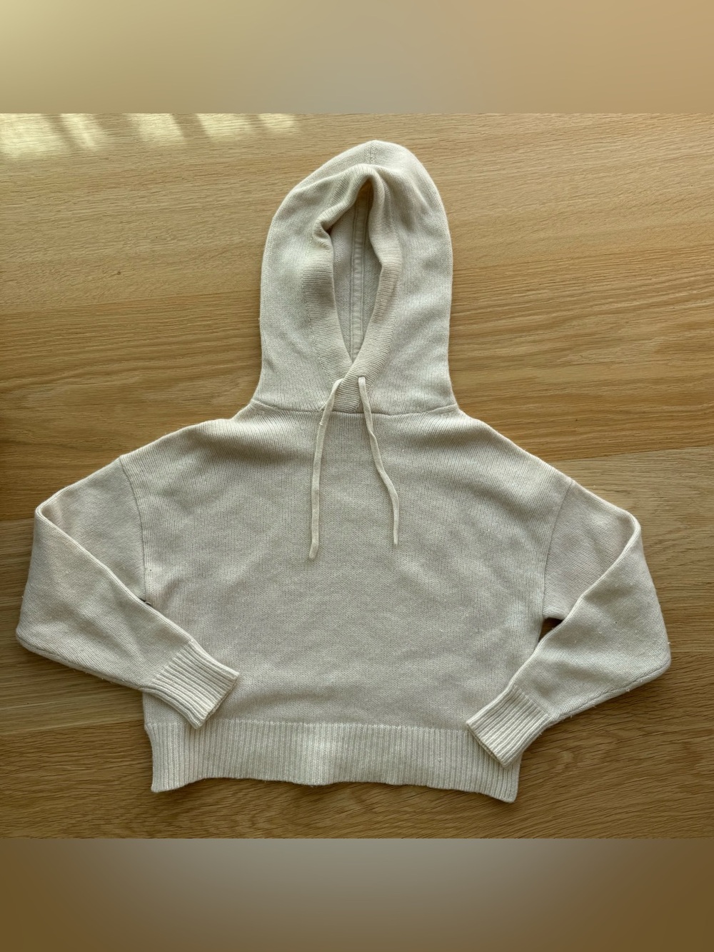 Aritzia The Group Babaton 100% cashmere cropped hoodie sweater. 2XS Cream Ivory